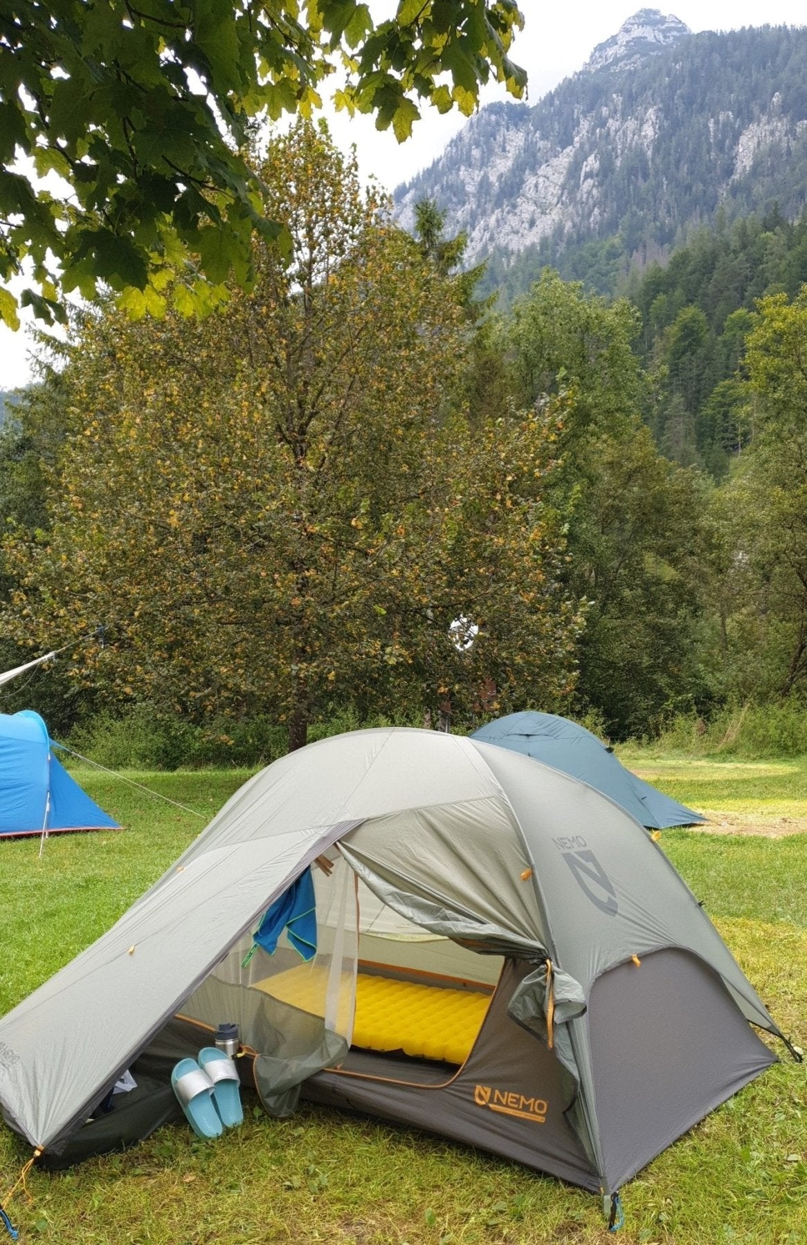 Ausrüstung mieten für Radreisen: Meine Erfahrung mit hochwertigem Zelt und Isomatte - Eddy's Adventure GmbH