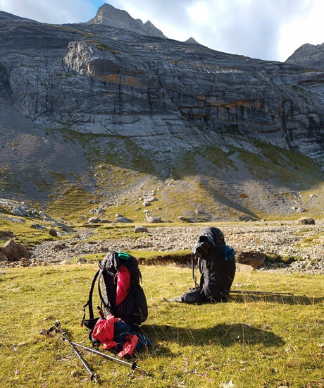 Die besten Begleiter für deine Trekkingtour: Zelt, Isomatte, Schlafsack und Rucksack im Vergleich - Eddy's Adventure GmbH