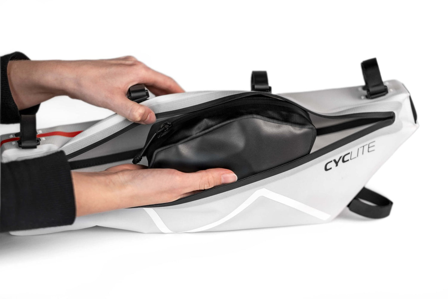 Cyclite Pouch / 01 - Waschtasche integrierbar in cyclite Bikepackingtaschen Bikepacking Taschen mieten I Eddy's Adventure