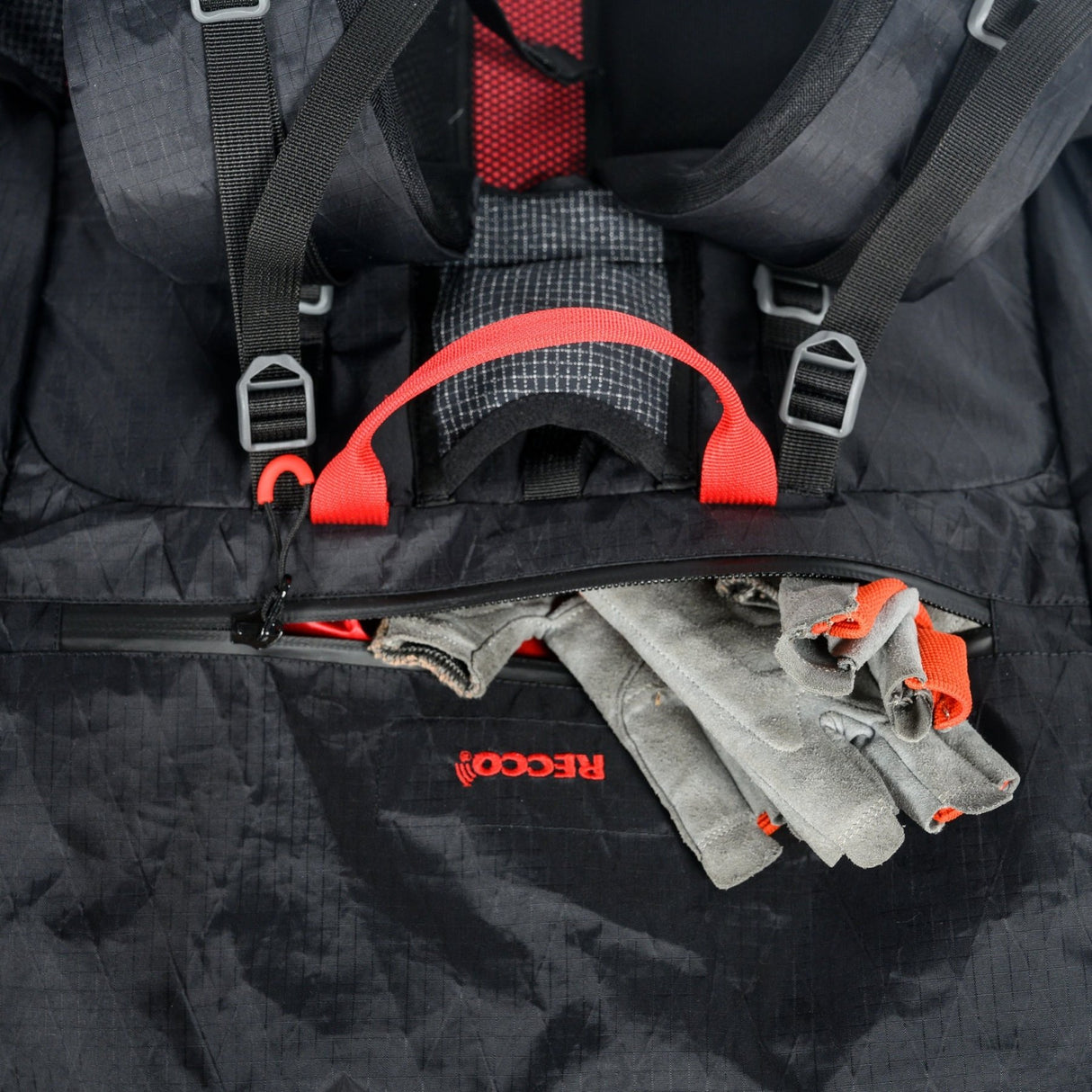 Pajak HD3 Recco - ultraleichter Expeditions - Rucksack mit 45 - 65 Liter JETZT MIETEN bei Eddy's Adventure