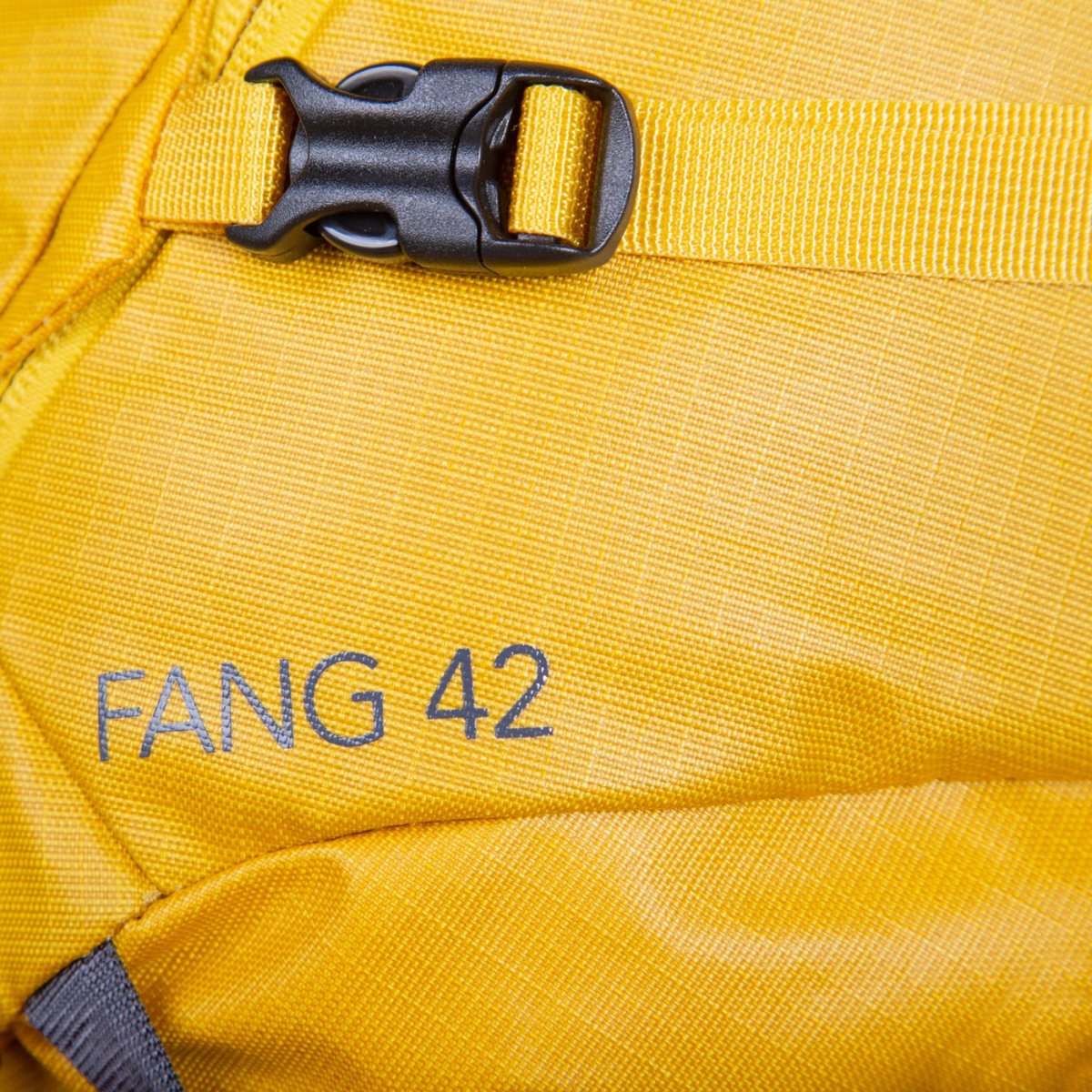 Alpinrucksack/Trekkingrucksack | Mountain Equipment Fang 42+ - Vollblut.Alpinrucksack mit Frontzugriff | Eddy's Adventure