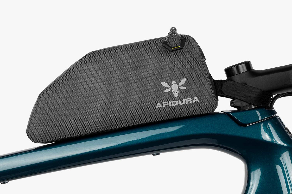 Apidura Expedition Bolt - On Top Tube Pack Bikepacking Taschen mieten I Eddy's Adventure