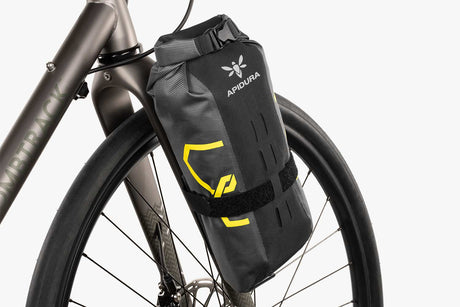 Apidura Expedition Cargo Cage Pack Gabeltasche inkl. Halterung Gabeltaschen mieten I Eddy's Adventure