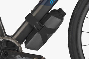 Apidura Expedition E - Bike Charger Pack 1.6 Liter E - Bike Akkutaschen mieten I Eddy's Adventure