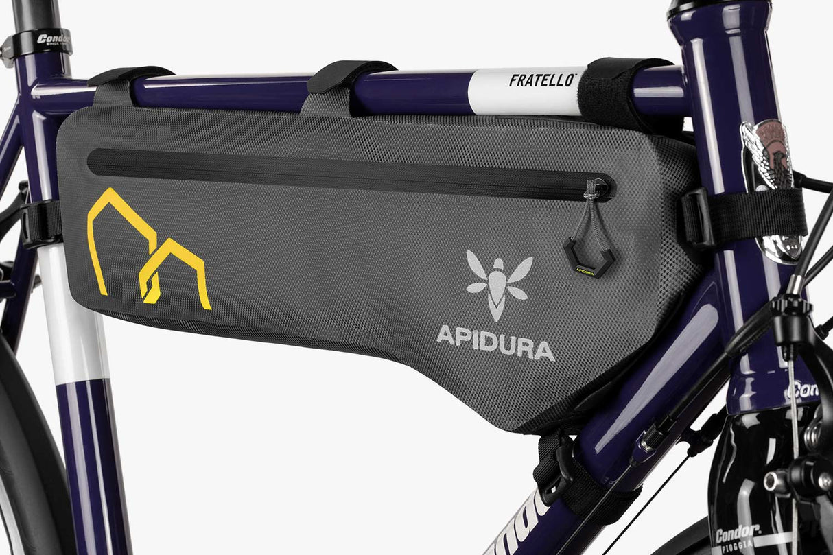 Apidura Expedition Tall Frame Pack (große Rahmentasche) Bikepacking Taschen mieten I Eddy's Adventure