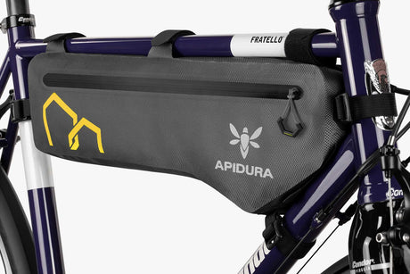 Apidura Expedition Tall Frame Pack (große Rahmentasche) Bikepacking Taschen mieten I Eddy's Adventure