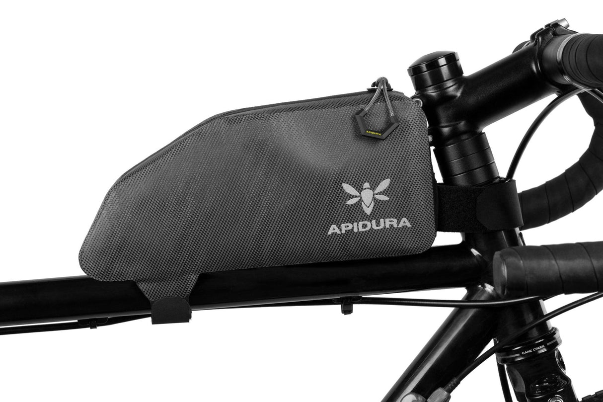 Apidura Expedition Top Tube Pack Bikepacking Taschen mieten I Eddy's Adventure
