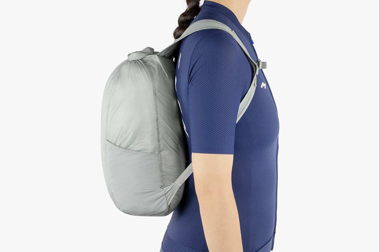 Apidura Packable Backpack 13 liter - ultraleichter komprimierbarer Rucksack Fahrradrucksack mieten I Eddy's Adventure