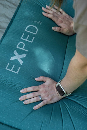 EXPED Megamat - weltweit komfortabelste selbstaufblasende Campingmatte Schaumstoffmatten mieten I Eddy's Adventure